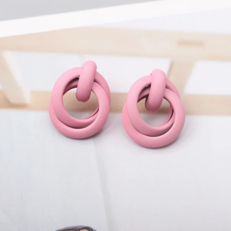 New 7Colors Stud Earrings Women Pink Spray Painted Metal Twisted Statement Earring Punk Simple Beautiful Jewelry Wholesale Gift