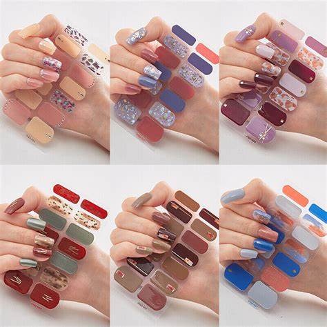 Trendy 3D nails in multi colors